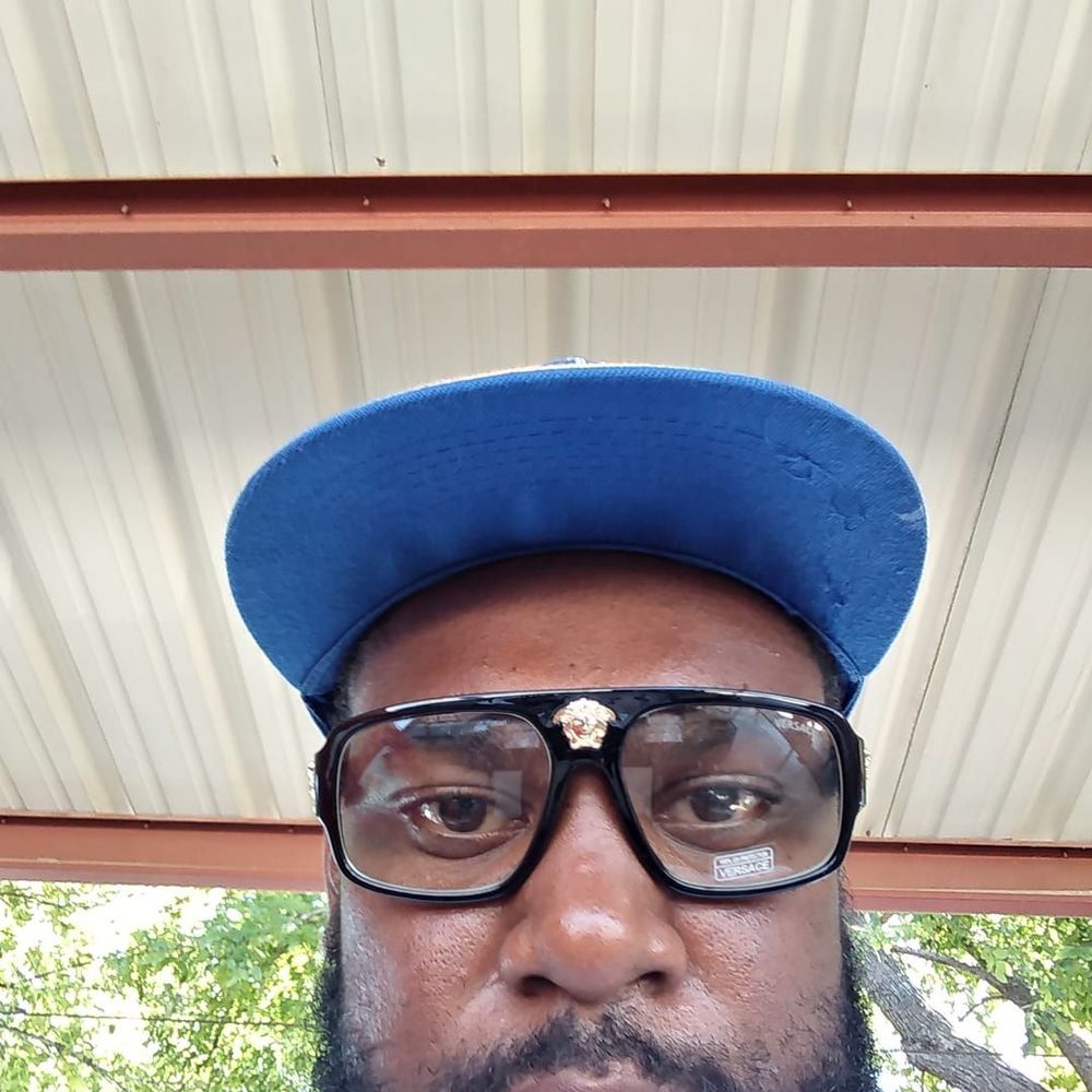 Meet your Posher, Derrick